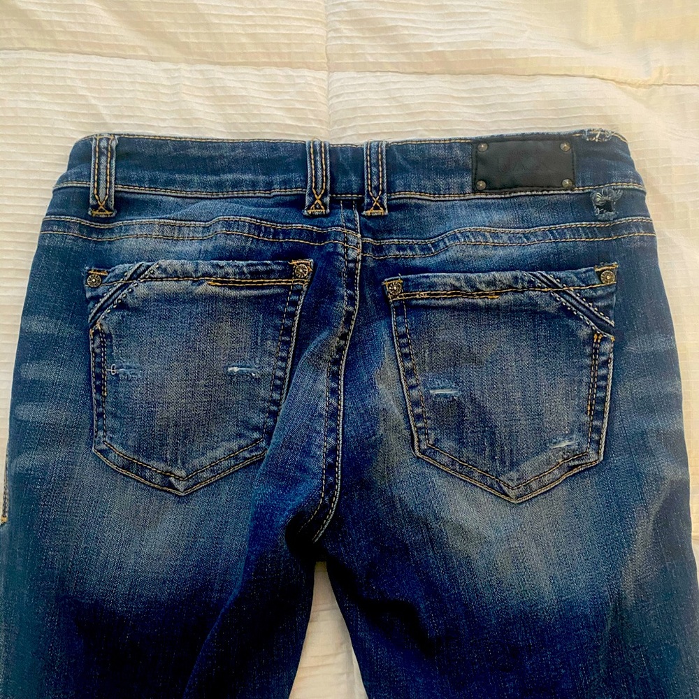 Buckle jeans
